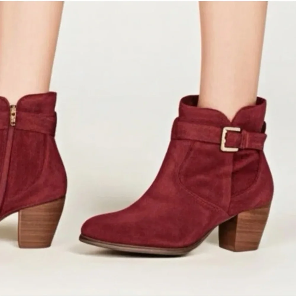 New! DIBA Sleek Suede Leather Bootie in Burgundy Sz 7.5 $159‎